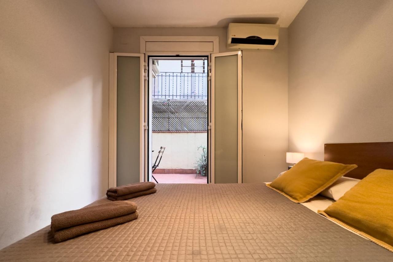 Aparteasy - Central Gracia Apartments Barcelona Eksteriør billede